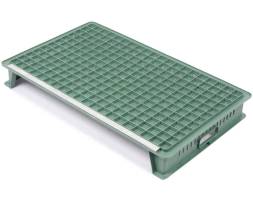 Пластиковый лоток 740х465х95 трёхбортный с мелкой перфорацией